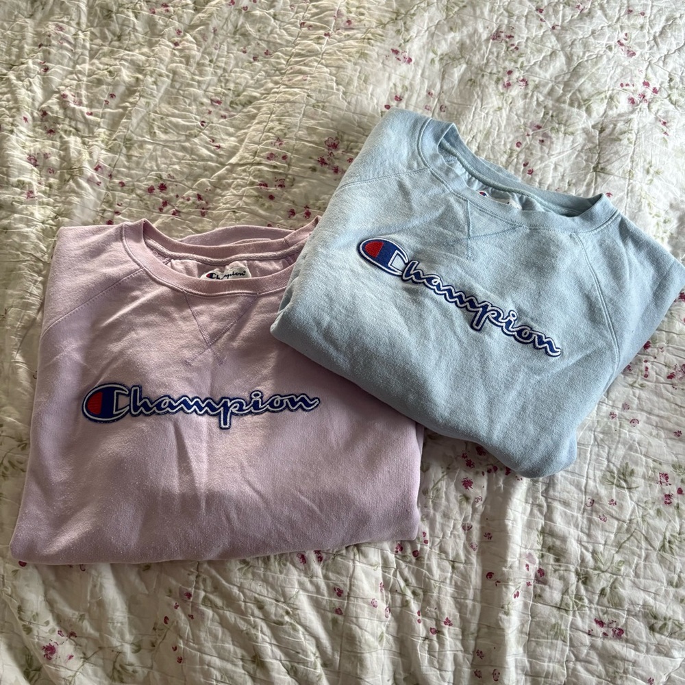 Champion Sweatshirt bundle purple Blue medium women’s pastel long sleeve sweater
